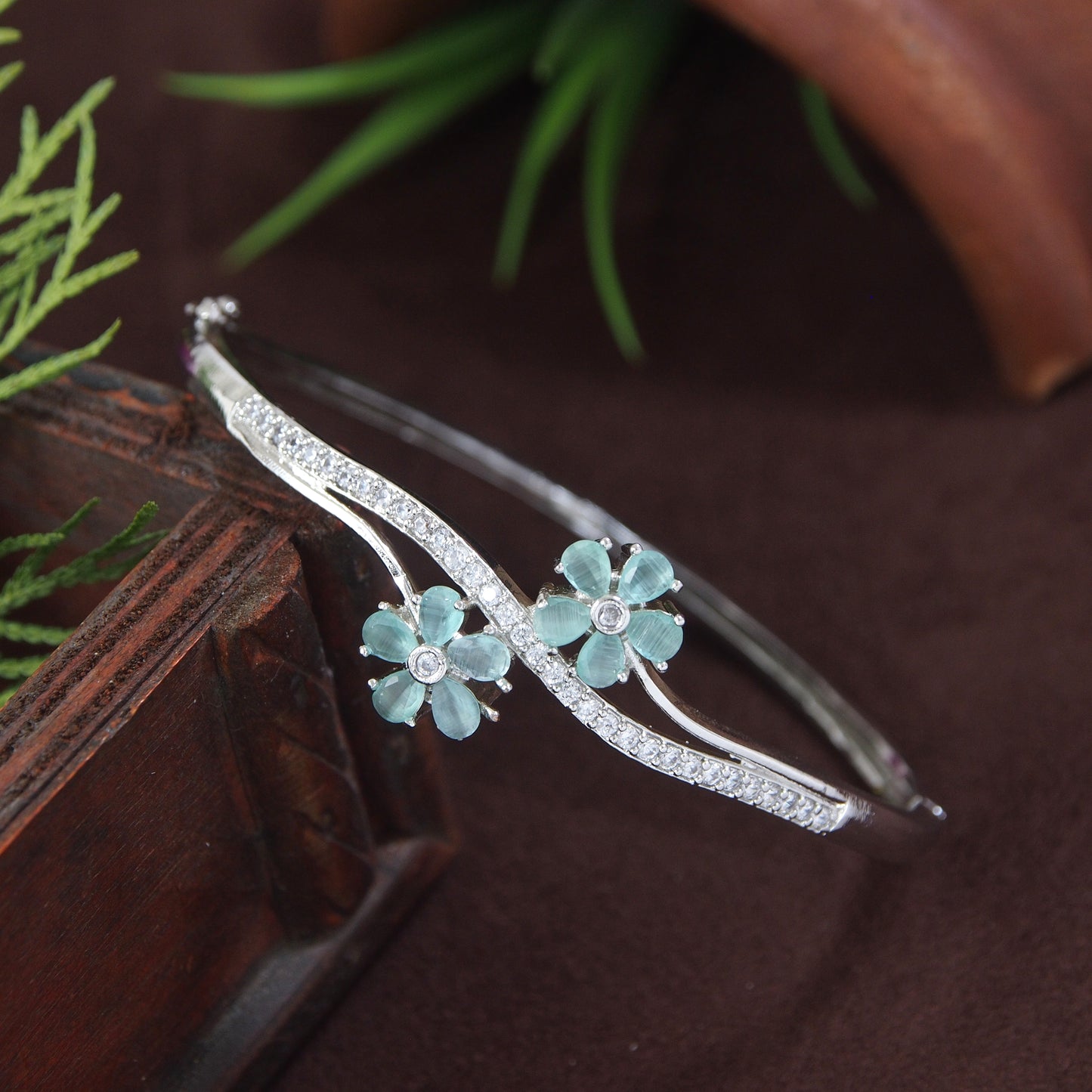 American Diamond Free Size Openable Micro Silver Polish Bracelet