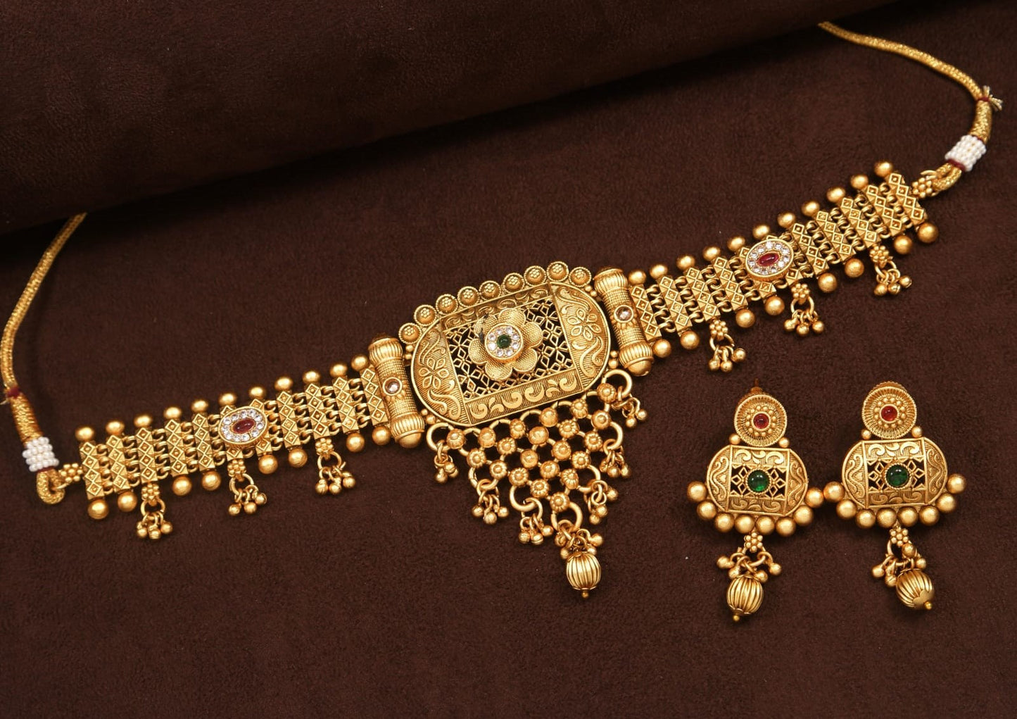 Antique Gold-Plated Choker Necklace Set with Intricate Filigree Design