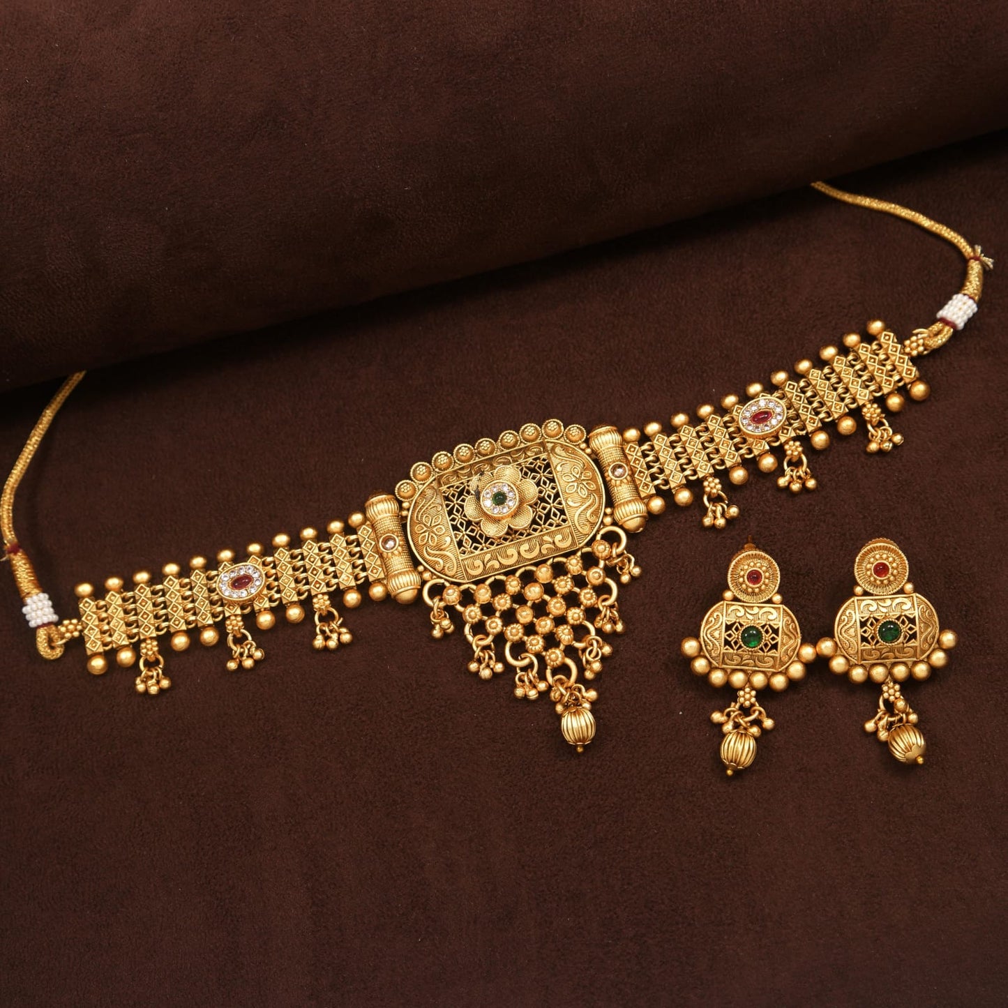 Antique Gold-Plated Choker Necklace Set with Intricate Filigree Design