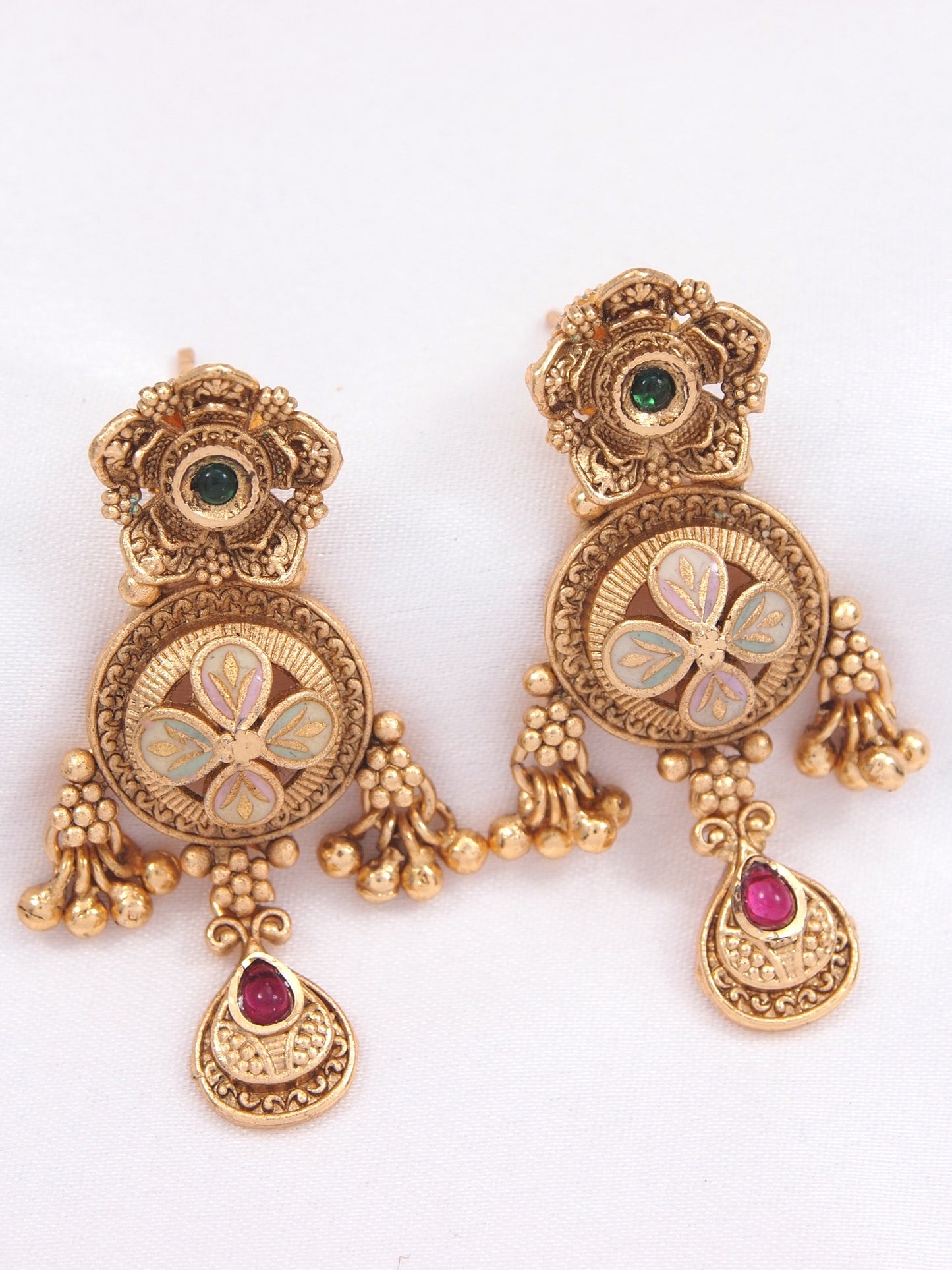 Gold-plated Plated Brass Traditional Kundan and Pearl Choker Necklace Set for Women