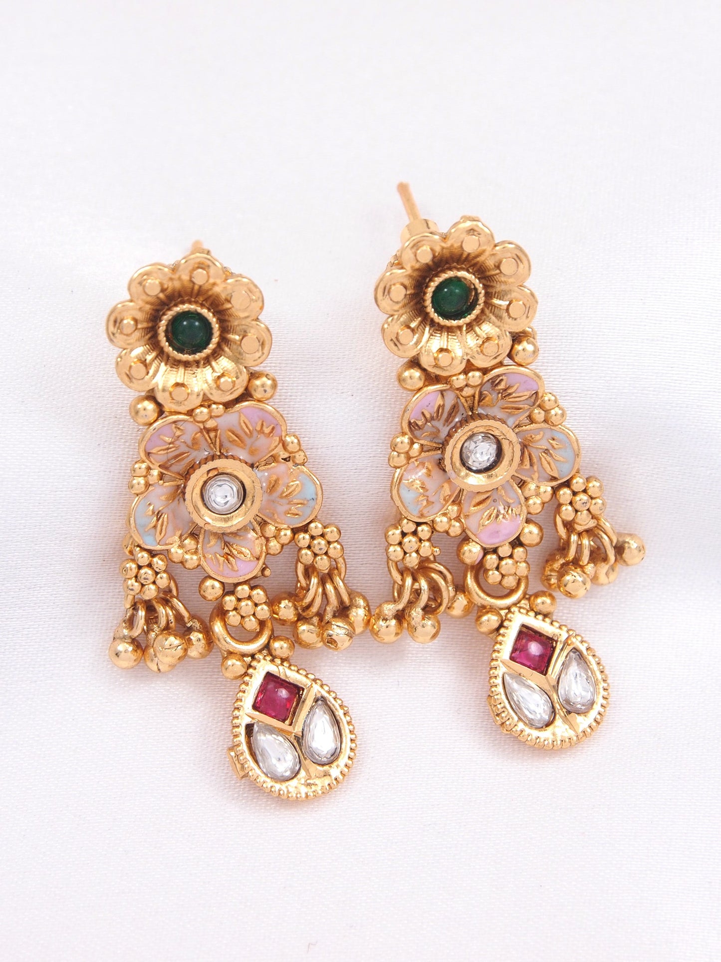 Orna Gold-plated Plated Brass Traditional Kundan and Pearl Choker Necklace Set for Women (Copy)