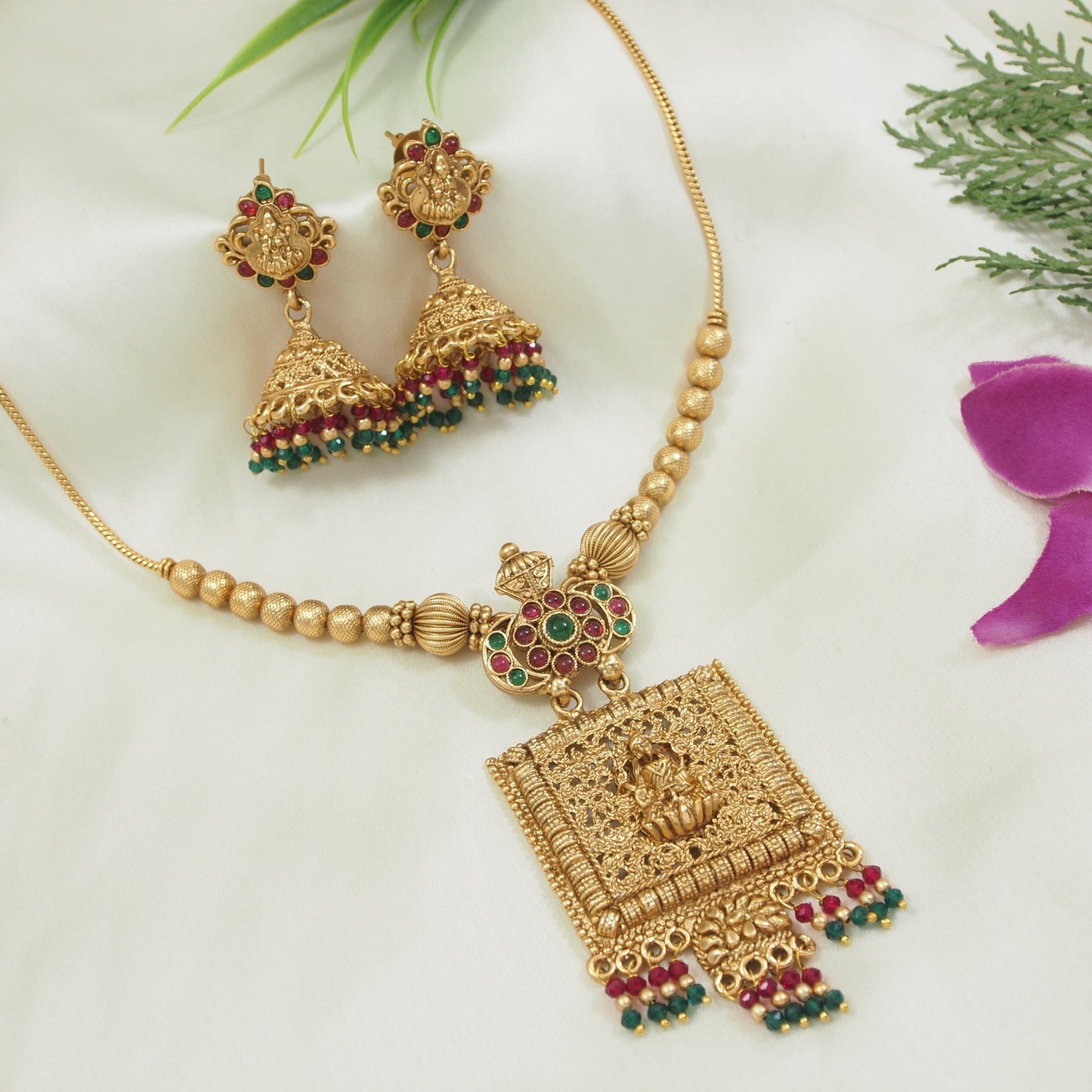 Antique Lakshmi Pendant Necklace with Beaded Jhumkas