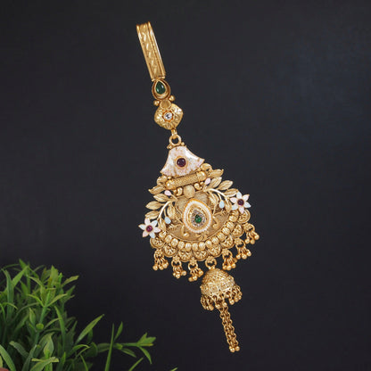 Exquisite Gold-Toned Bridal Key Chain Challa