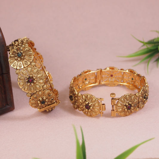 Royal Antique gold finish openable bangle set