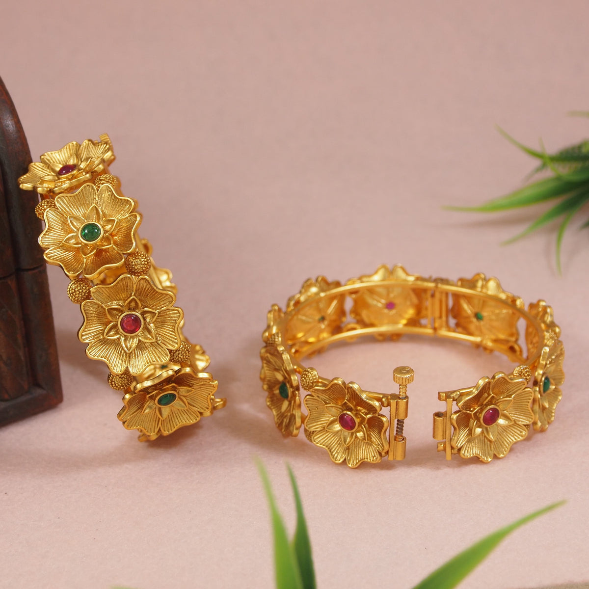 Openable Angle Royal Antique gold finish openable bangle set