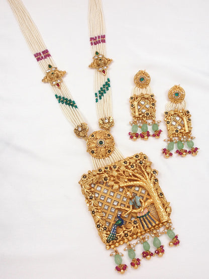 Gold-Toned Kundan & Pearl-Beaded Peacock Motif Square Pendant Traditional Ranihaar Necklace Set