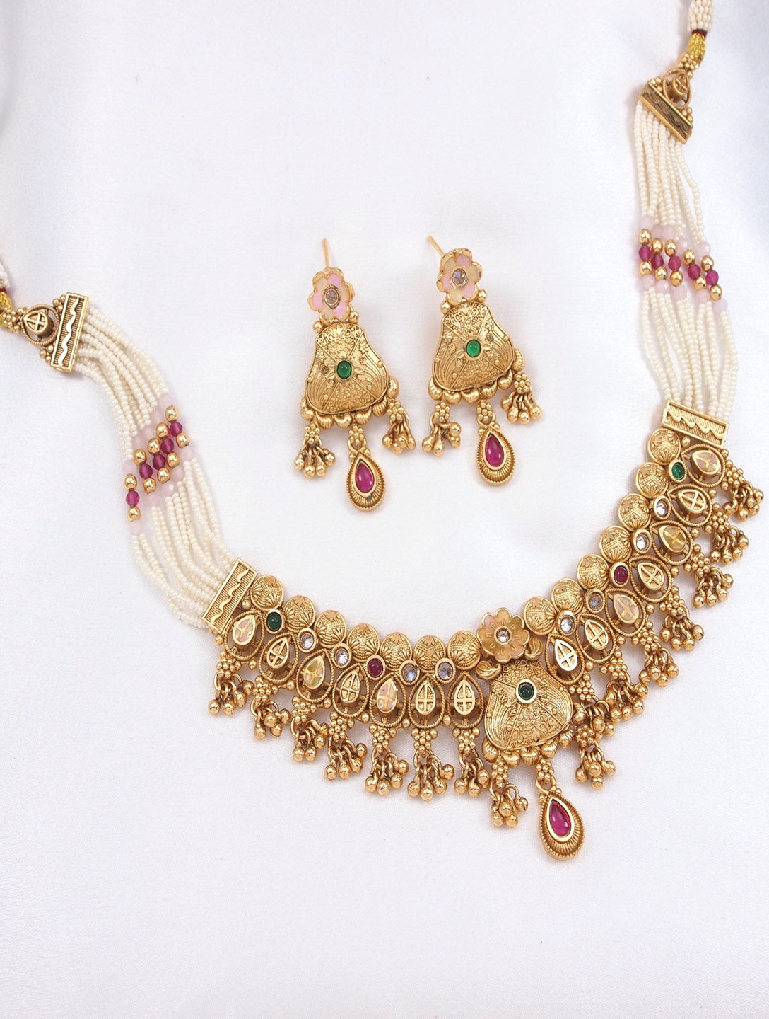 Gold-plated Plated Brass Traditional Kundan and Pearl Choker Necklace Set for Women