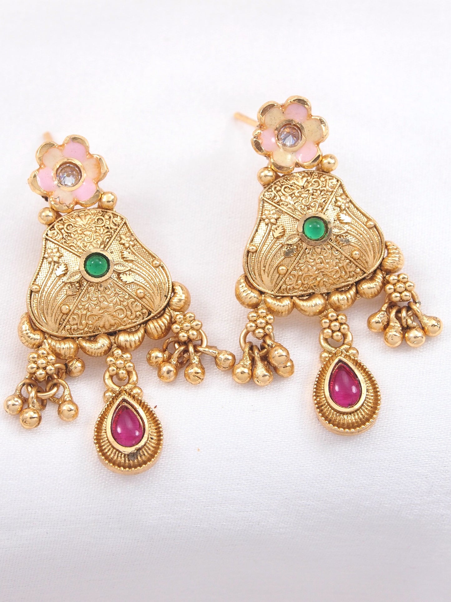 Gold-plated Plated Brass Traditional Kundan and Pearl Choker Necklace Set for Women