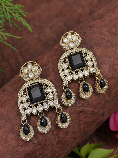 Traditional Kundan Necklace Set with Pearl & Bead Detailing