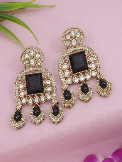 Traditional Kundan Necklace Set with Pearl & Bead Detailing