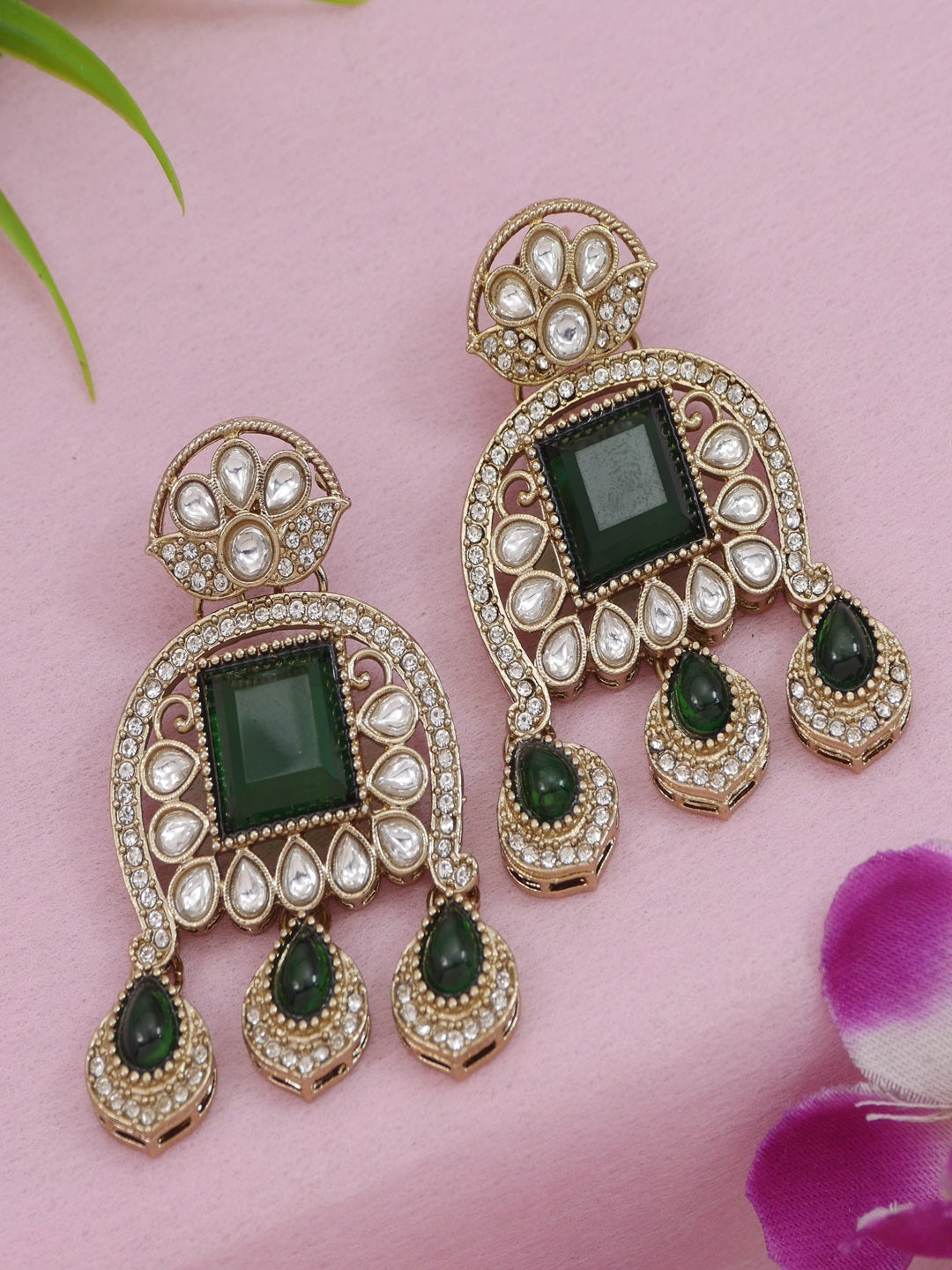 Traditional Kundan Necklace Set with Pearl & Bead Detailing