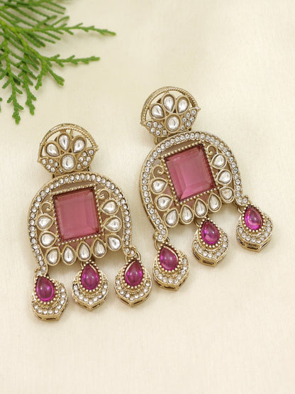 Traditional Kundan Necklace Set with Pearl & Bead Detailing