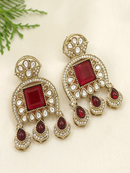 Traditional Kundan Necklace Set with Pearl & Bead Detailing