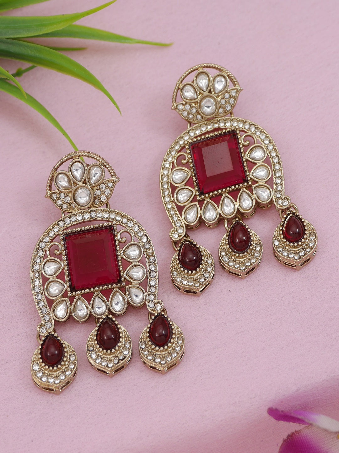Traditional Kundan Necklace Set with Pearl & Bead Detailing
