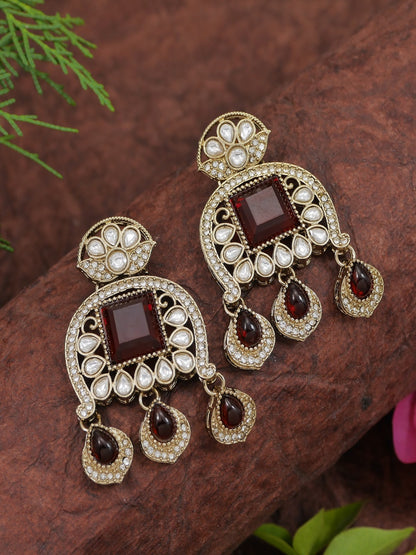 Traditional Kundan Necklace Set with Pearl & Bead Detailing