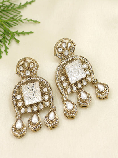 Traditional Kundan Necklace Set with Pearl & Bead Detailing