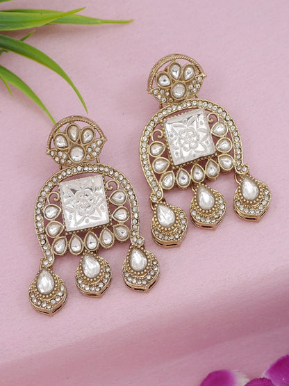 Traditional Kundan Necklace Set with Pearl & Bead Detailing